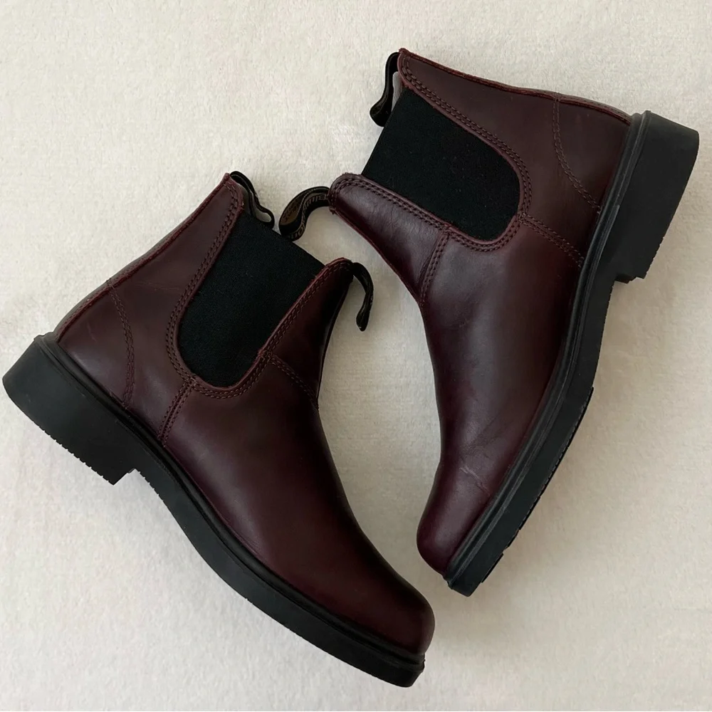 Blundstone Burgundy Chelsea Boots with Black Elastic